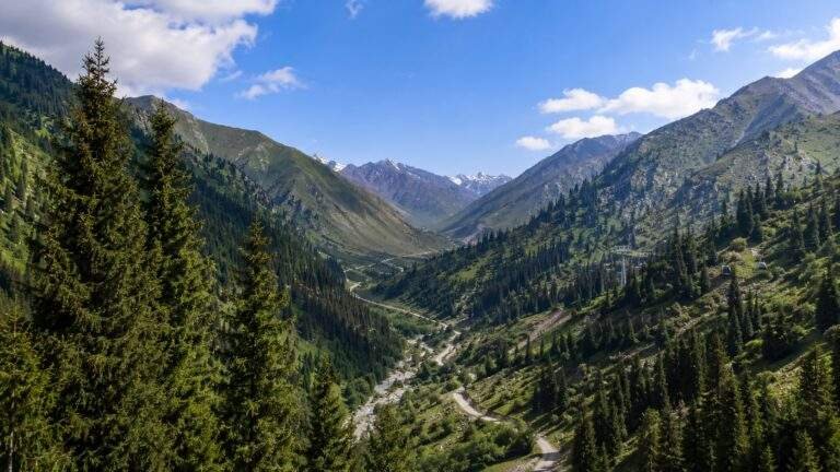 almaty-medeu-shymbulak-mountain-valley